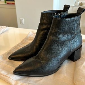 Everlane black pebbles leather booties 7.5